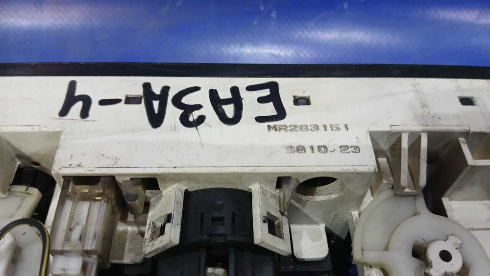 Блок управления климат-контролем MITSUBISHI GALANT 1999