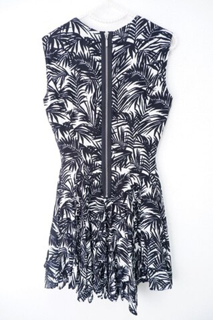 Платье H&M с принтом 40 размер