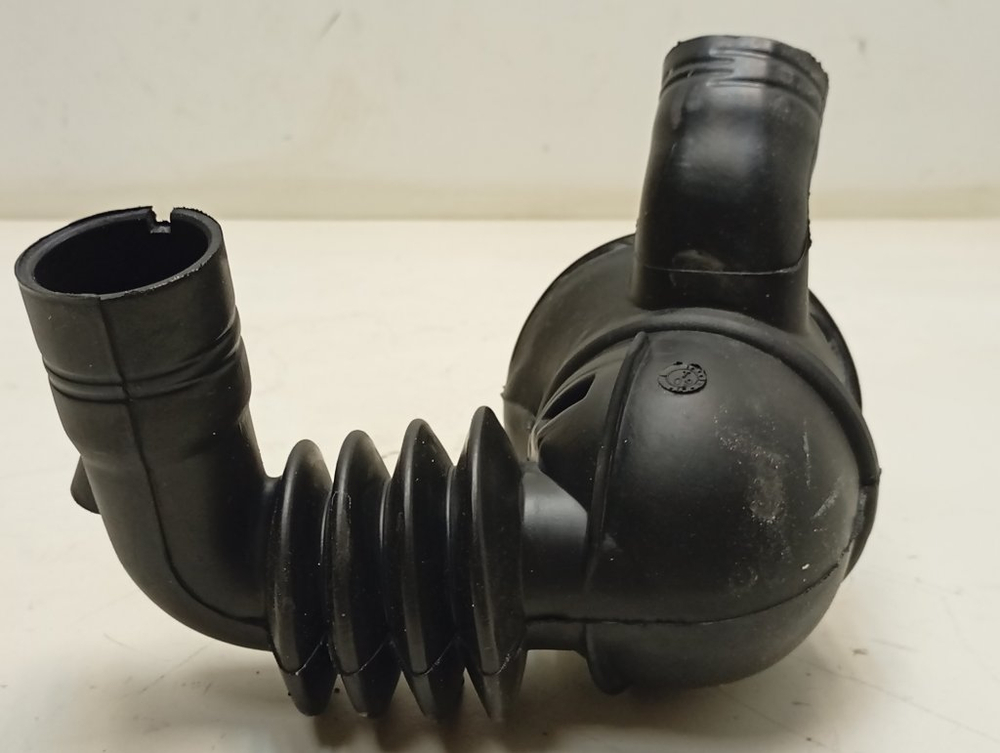 WLF20181CE/18 кт38 Сливной патрубок для стиральной машины Bosch 9000047125 б/у