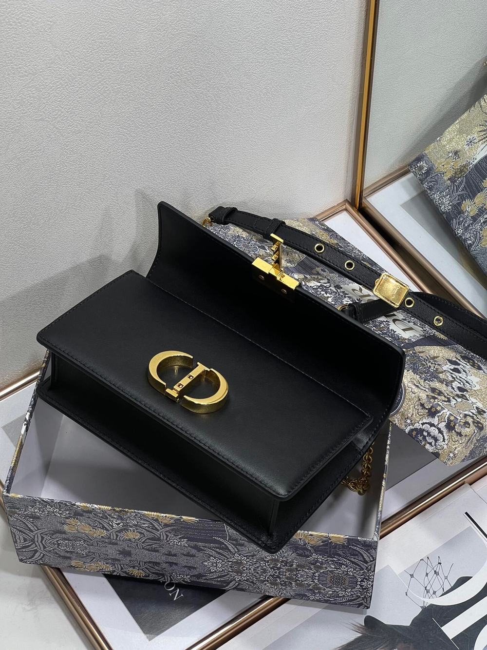 Christian Dior 30 Montaigne East-West Bag with Chain