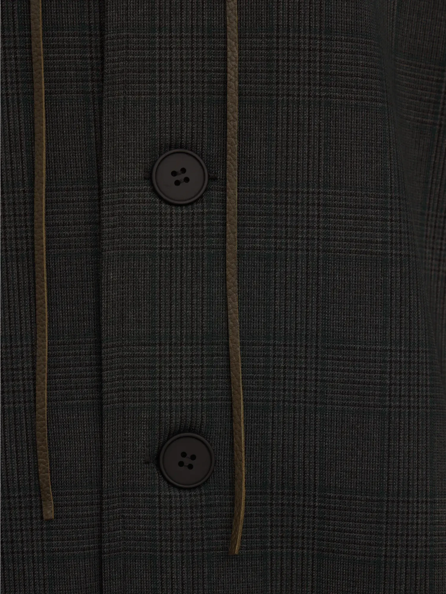 Легкое пальто с капюшоном