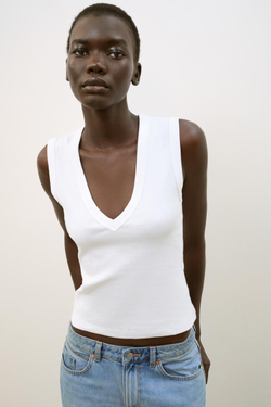 ZARA ХЛОПКОВАЯ ФУТБОЛКА С V-ОБРАЗНЫМ ВЫРЕЗОМ, БЕЛЫЙ