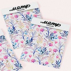 Ткань флис розовые цветы с листьями