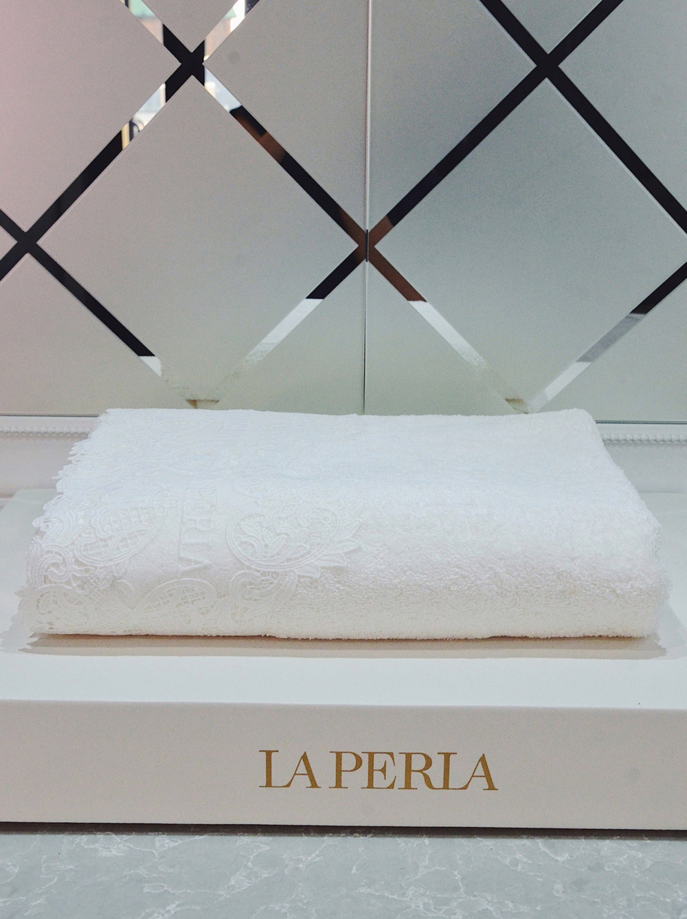 Кружевное банное полотенце La Perla