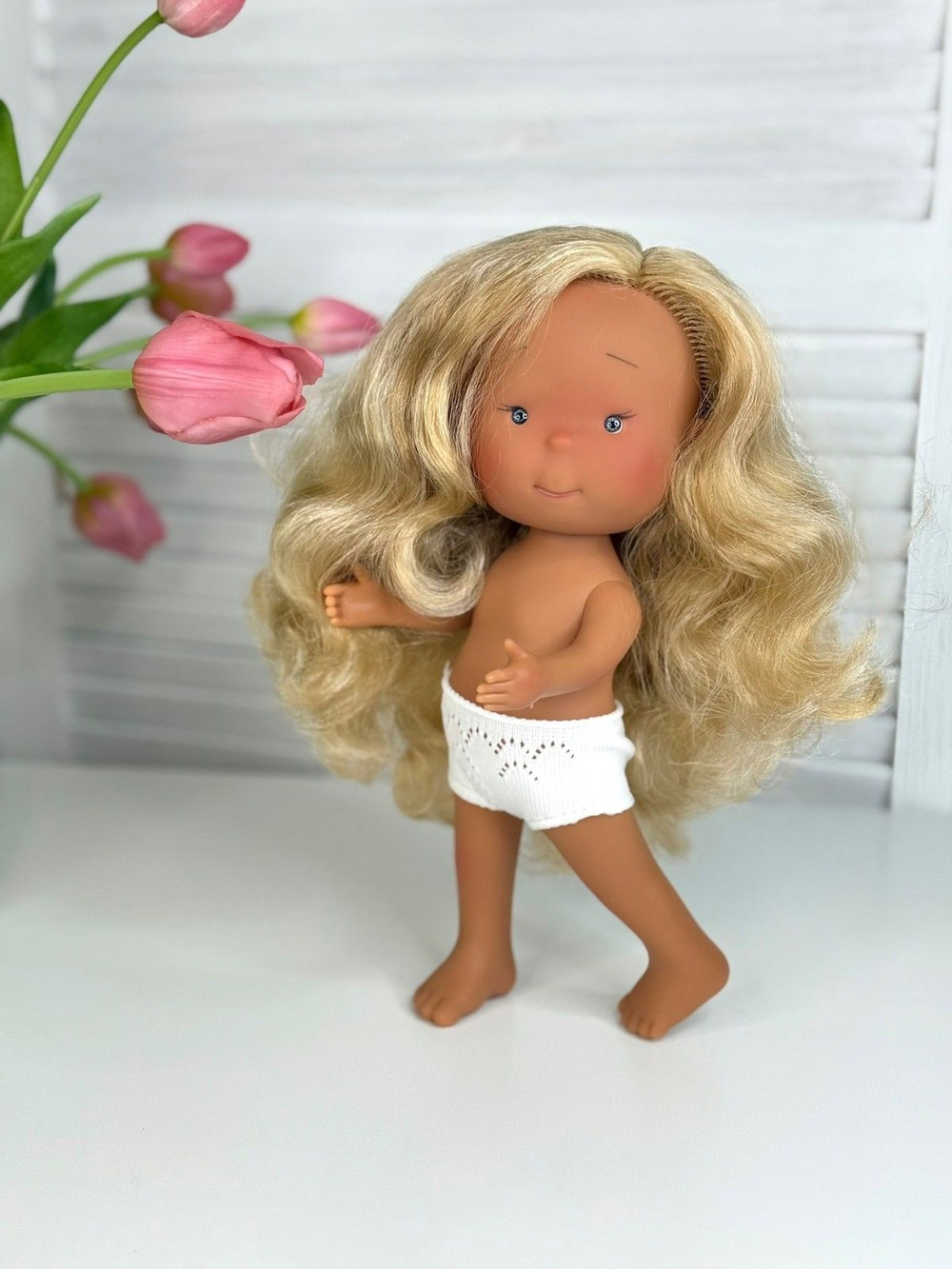 Кукла Nines виниловая 30см PIPPA LATINA без одежды (2899WL2)