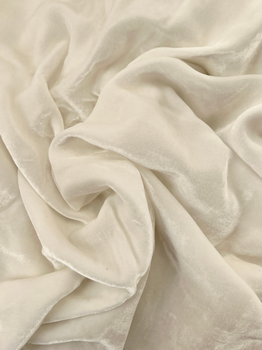 Шелковый бархат, Молочный