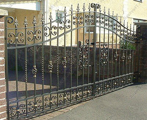 Распашные кованые ворота 20