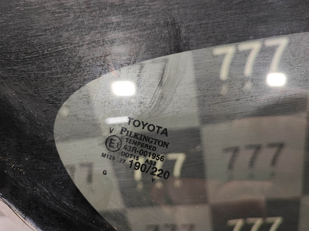 Стекло багажника правое Toyota Highlander 4 (U70) 19-нв Б/У Оригинал 627100E200