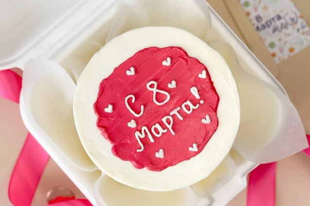 «Порадуйте любимых сладким сюрпризом! Закажите праздничный торт к 8 Марта!»