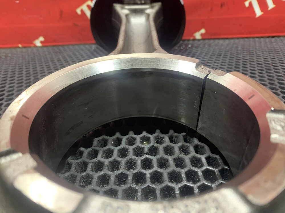 Поршень с шатуном 2021г