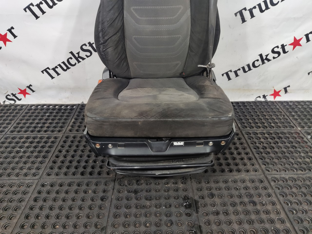 Сиденье водительское пневматическое