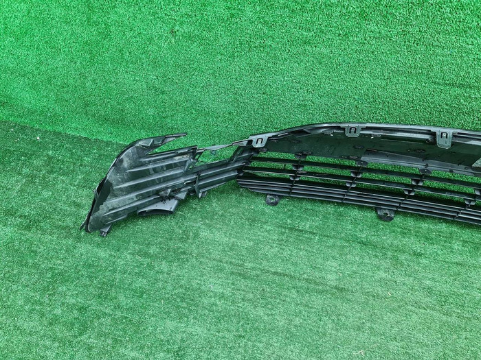 Решетка переднего бампера Toyota Camry XV70 20-нв