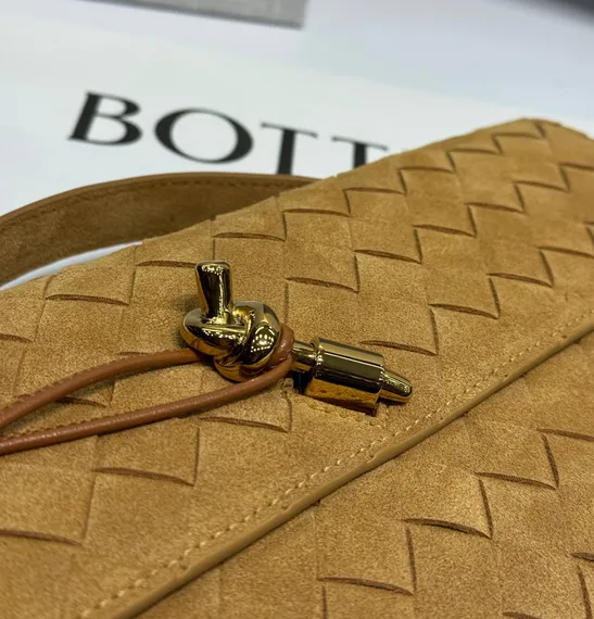 Клатч Bottega Veneta Andiamo