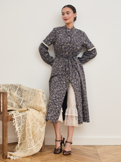 Платье-рубашка с кружевом