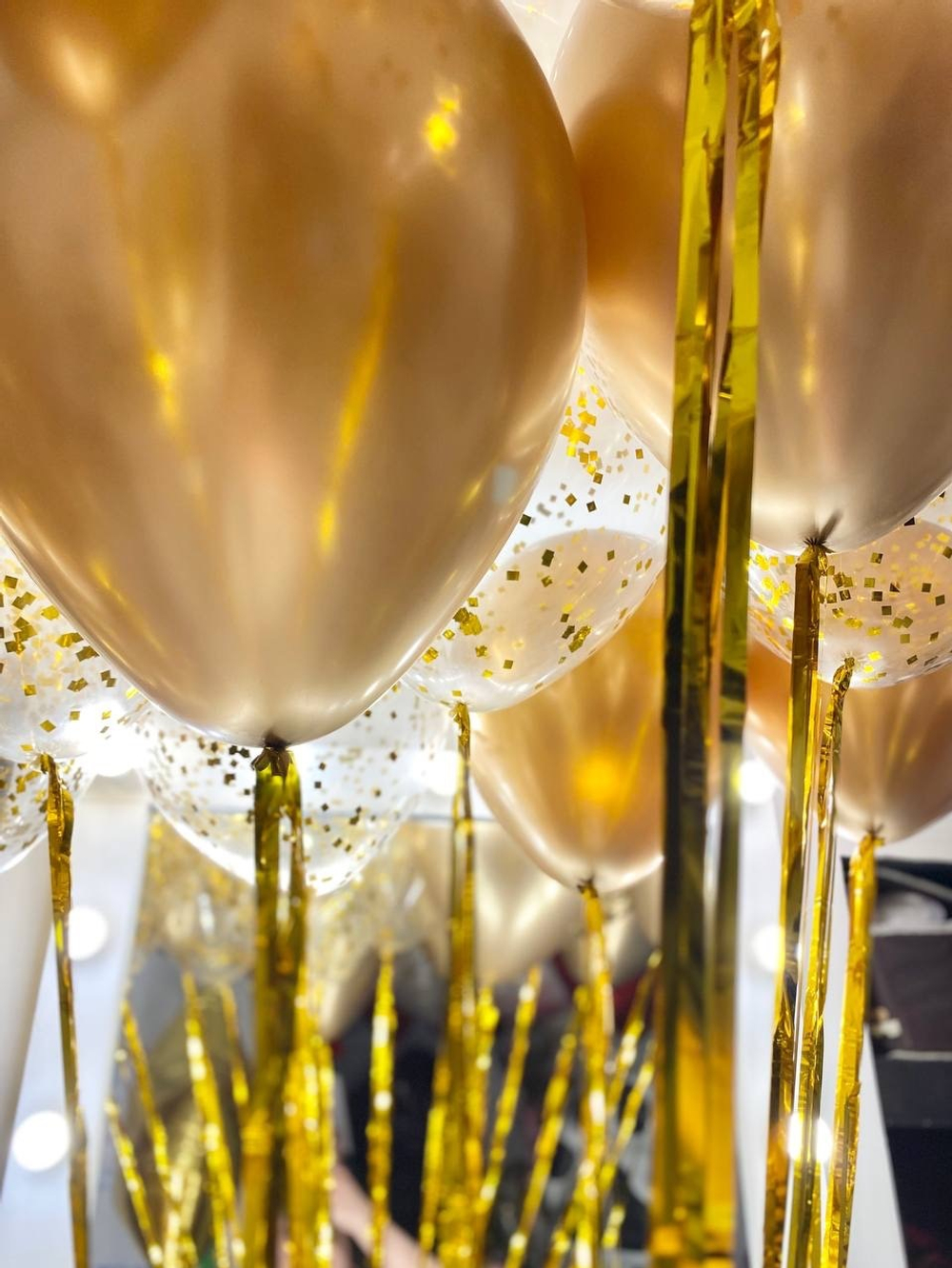 Золотые воздушные шары хром и конфетти под потолок, 10шт №2599