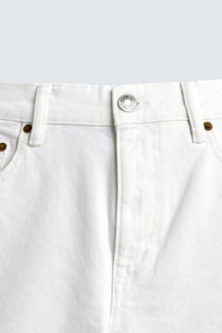 ZARA ДЖИНСОВЫЕ ШОРТЫ REGULAR FIT, БЕЛЫЙ