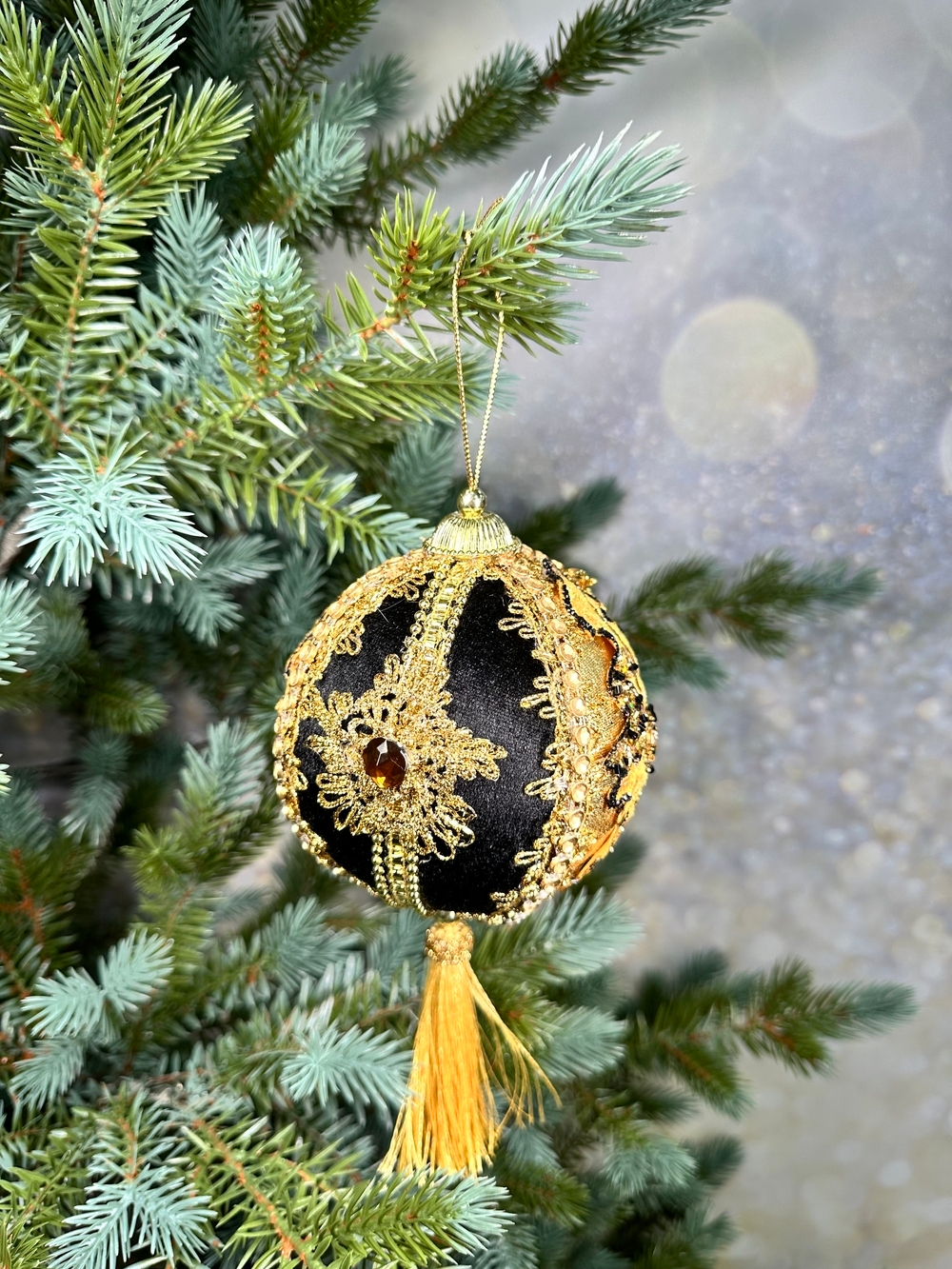 Шар с кисточкой 13см ChristmasDeLuxe premium collection черный/золотой