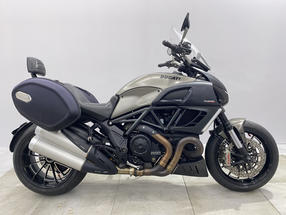 Ducati Diavel Strada , 2013
