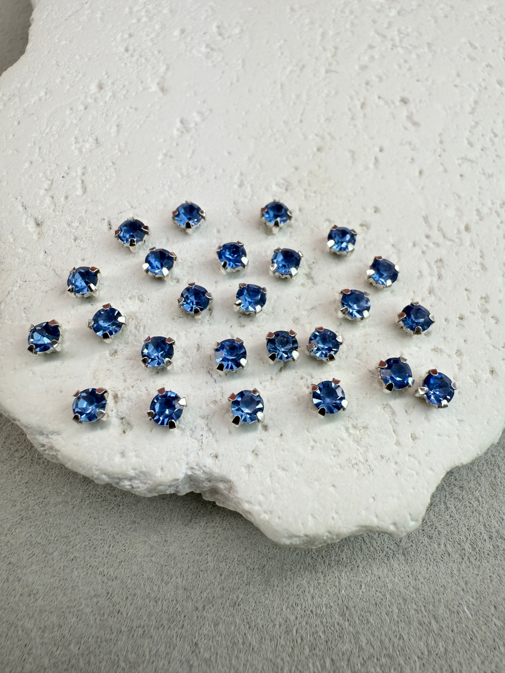 Шатоны 4 мм, Сапфир в серебре, 25 шт