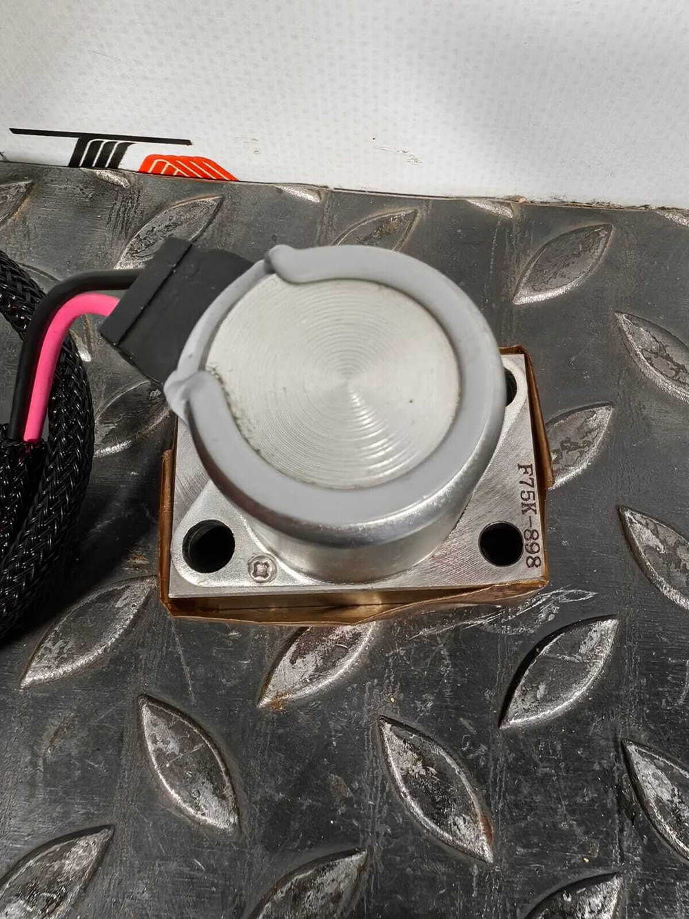 Клапан (соленоид) 702-21-57500