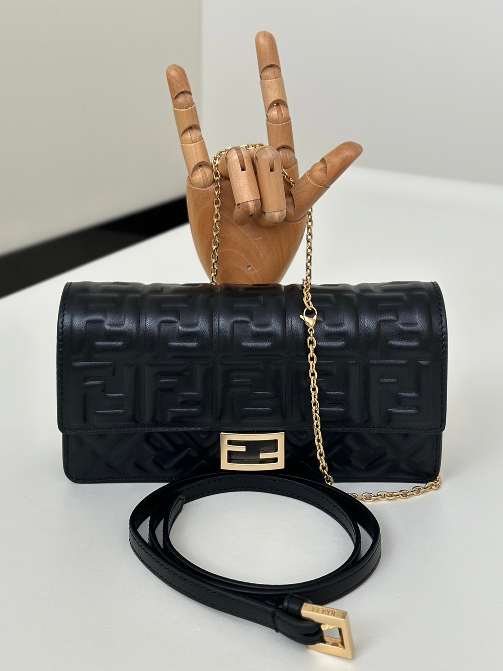 Fendi Wallet On Chain Baguette 21 cm
