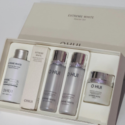 Эссенция осветляющая O HUI EXTREME WHITE Mela Toning Dark Spot Ampoule.