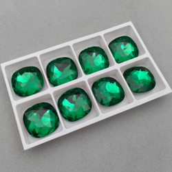 Swarovski 4487 Large Cushion Square FS, Majestic Green F