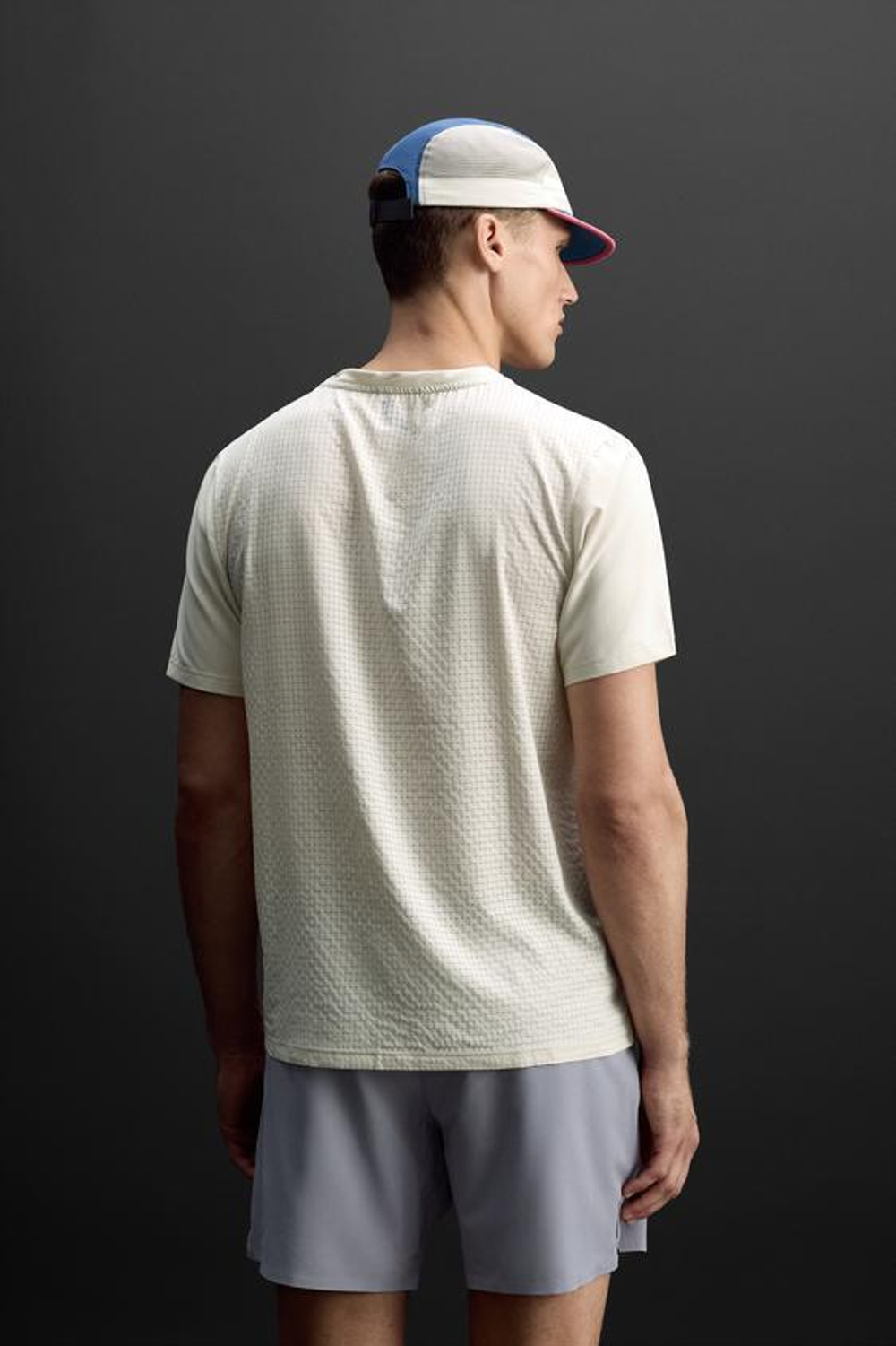 ZARA ЛЕГКАЯ СПОРТИВНАЯ ФУТБОЛКА, ЭКРЮ