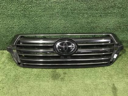 Решетка радиатора Toyota Land Cruiser 200 (2015-2021)