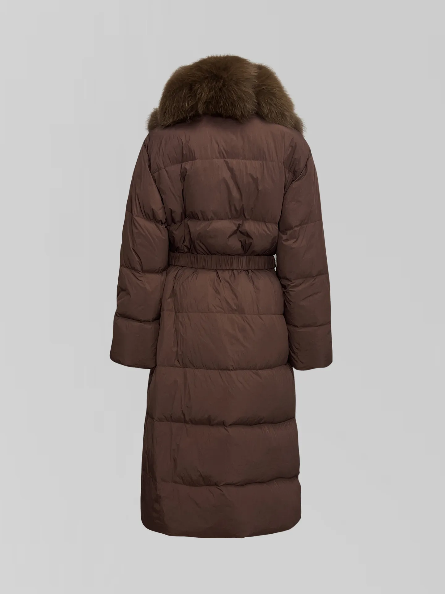 Пуховик 8820 однотонный удлиненный с мехом накладными карманами и поясом