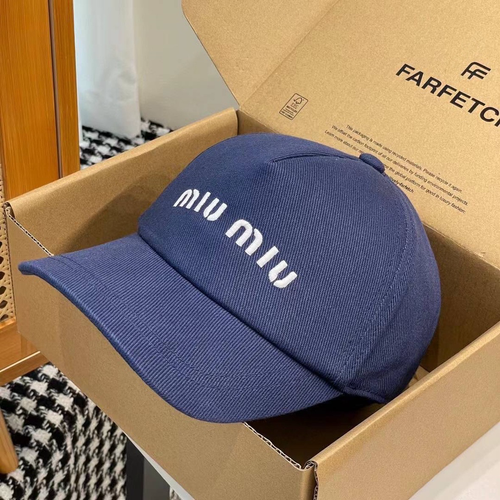 Бейсболка Miu Miu