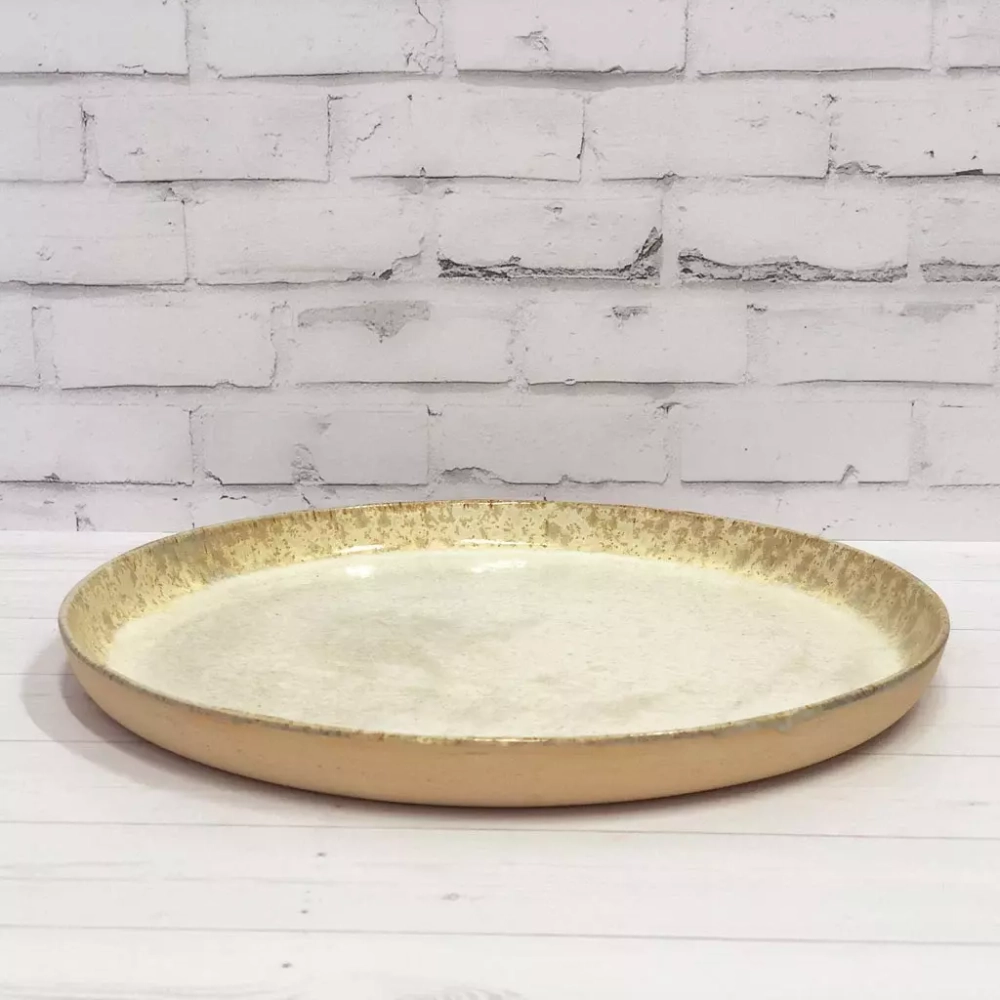 Фото тарелка золотисто-бежевая керамическая Clayville Shell д 280 мм 007008 из экологически чистой глины высокого качества