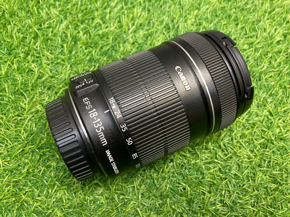 Canon EF-S 18-135mm 3.5-5.6 IS (С дефектом)