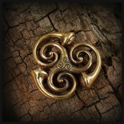 Кулон подвеска "Трискель" авторская работа , бронза