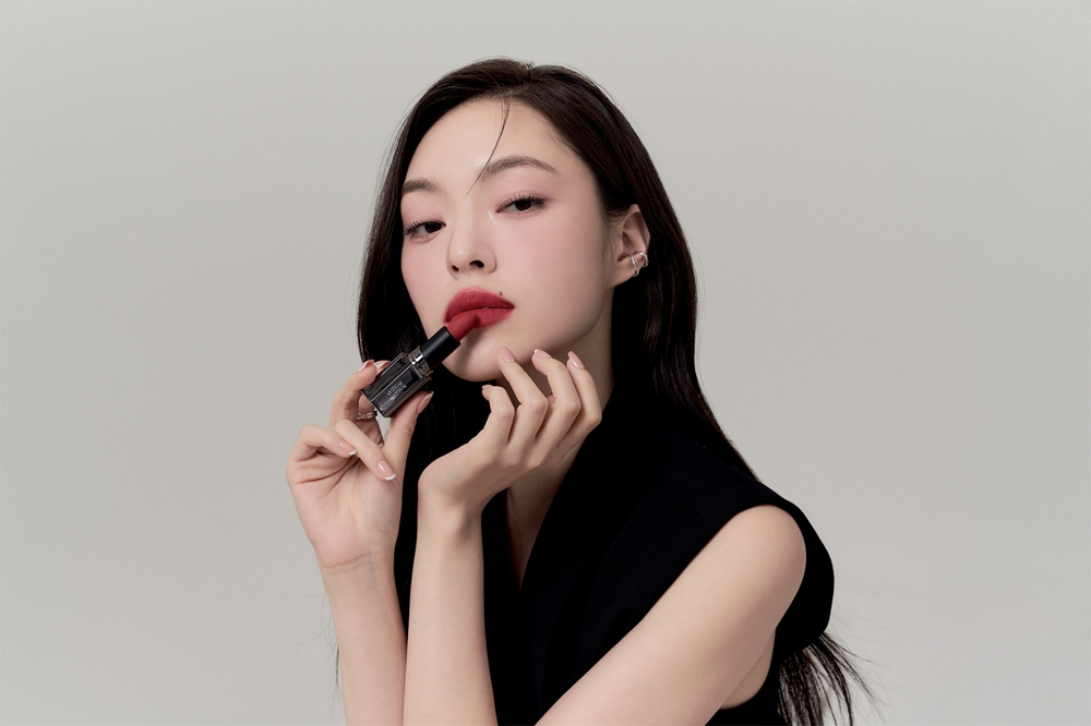 MUZIGAE MANSION Moodwear Blur Lipstick - Матовая помада для губ, увлажняющая оттенок 008 Revenge, 4 g