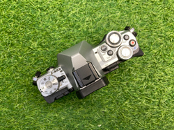 Olympus OM-D E-M5 II