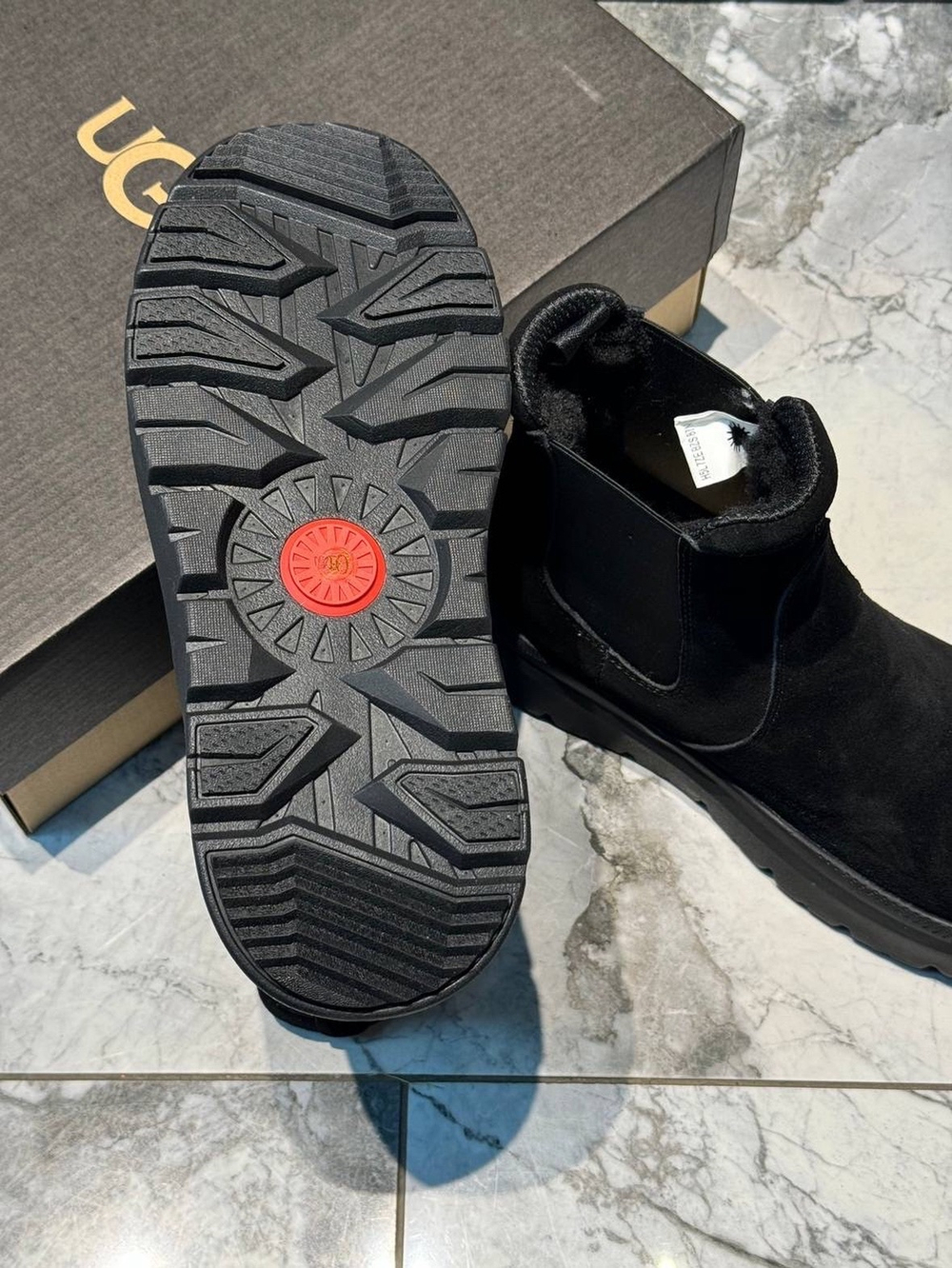 UGG