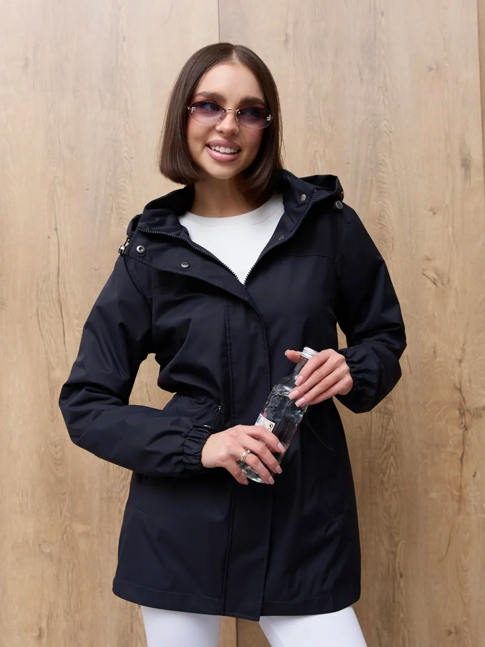 Ветровка с капюшоном удлиненная