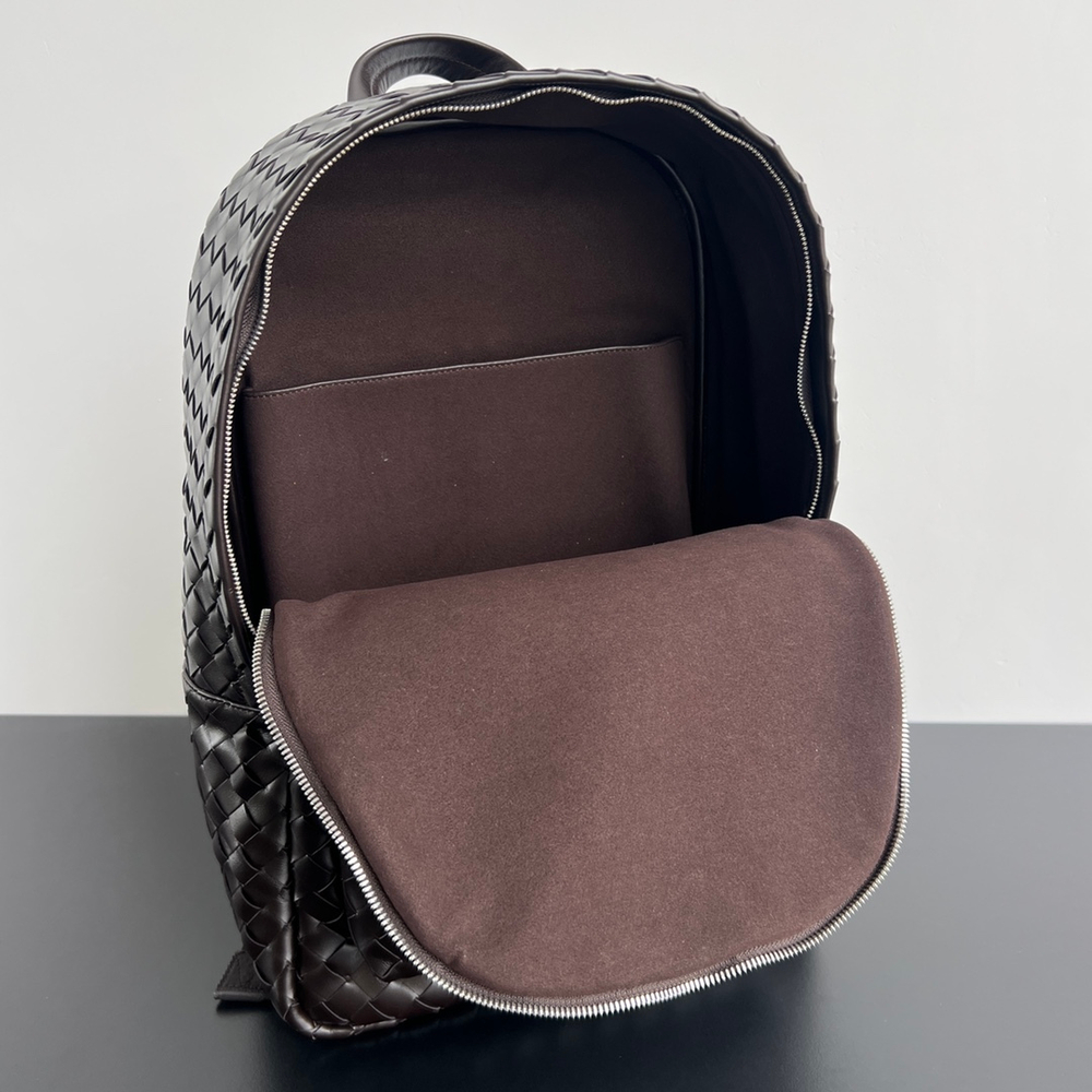 Bottega Veneta Medium Backpack 46 cm