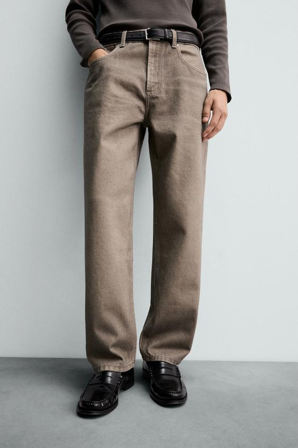 ZARA ДЖИНСЫ STRAIGHT FIT С ВЫТРАВЛЕННЫМ ПРИНТОМ, КОРИЧНЕВЫЙ