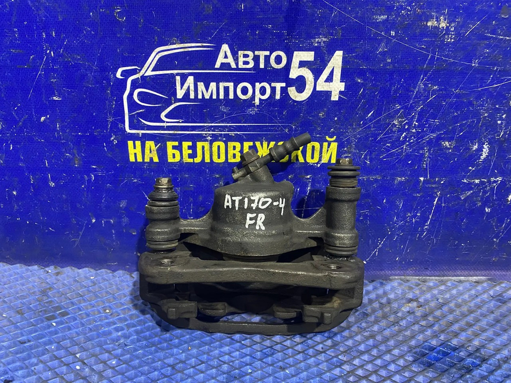 Суппорт тормозной передний правый TOYOTA CORONA 1988