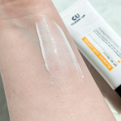 CUSKIN Clean Up Blemish Sun Lotion SPF50+ PA++++ лёгкий гипоаллергенный солнцезащитный лосьон