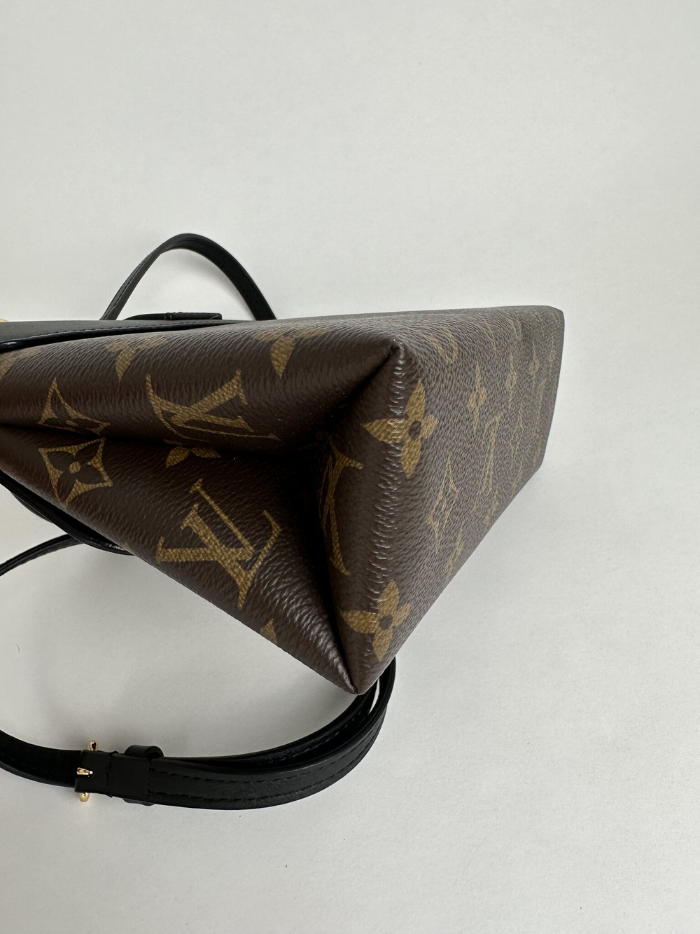 Сумка Louis Vuitton Locky BB