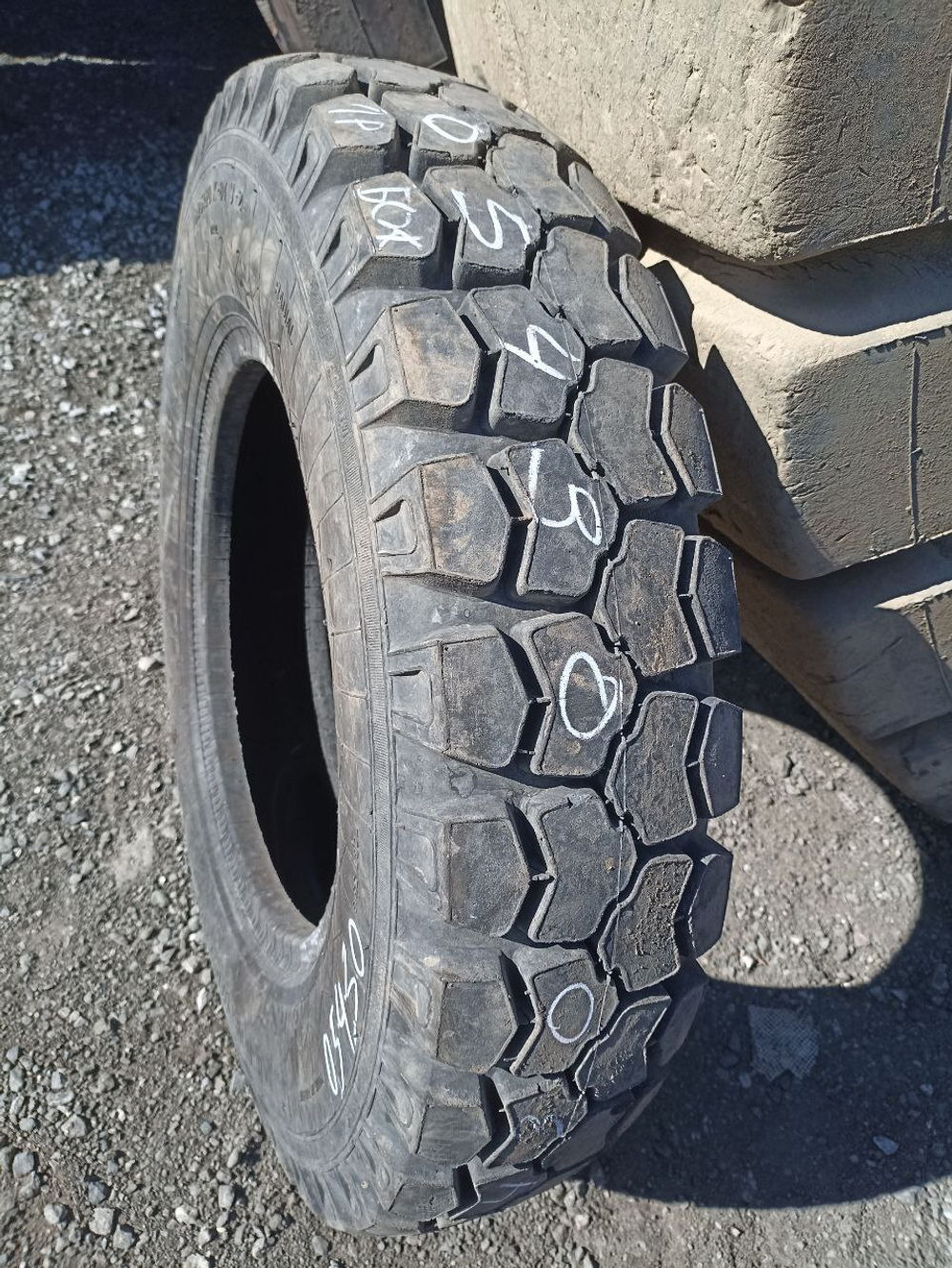 8.25R20 Kama У-2 шина б/у