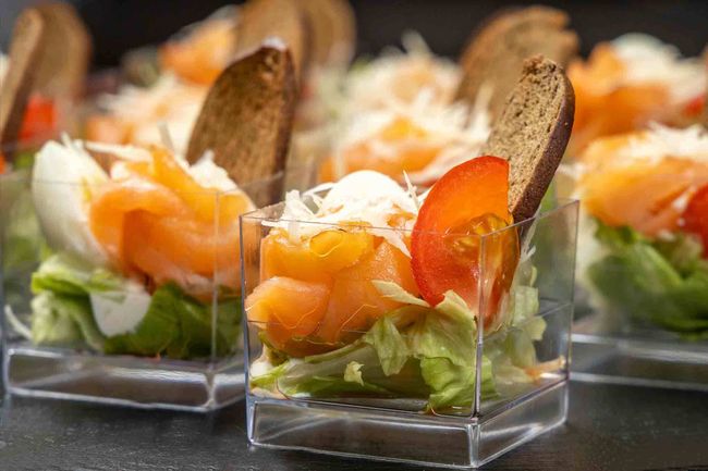 Веррин с салатом &quot;Цезарь&quot; с лососем, 12 шт.