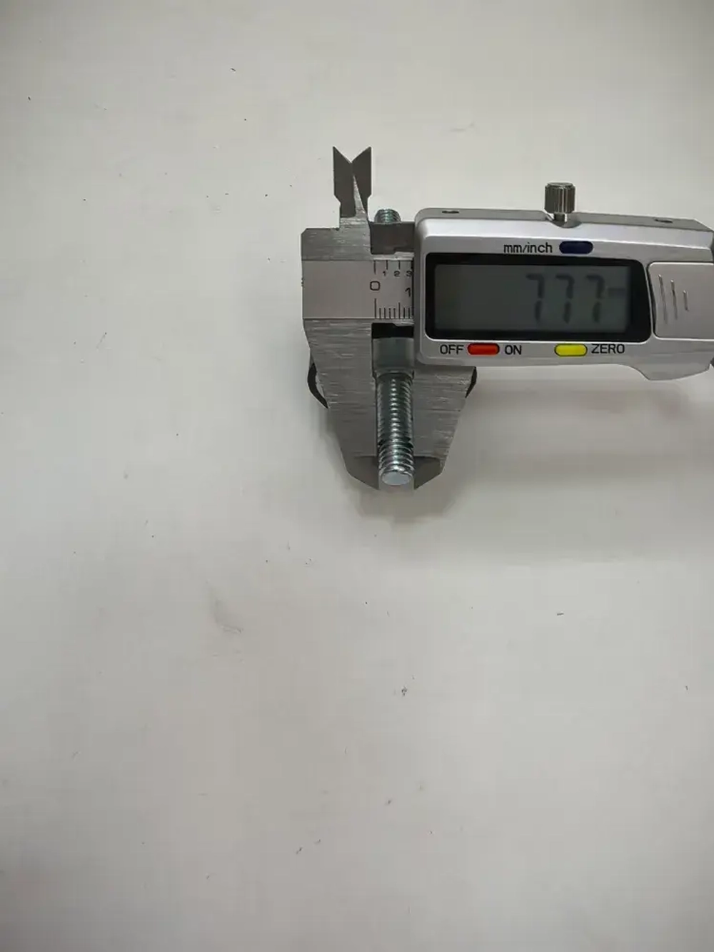 Виброизоляторы цилиндрические с наружной резьбой М8, тип EC (A). DR54030M823