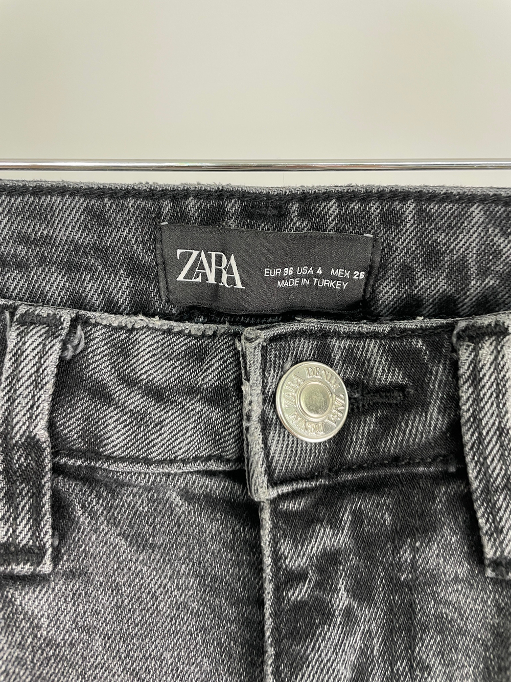 Джинсы Zara