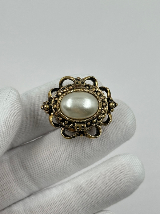 Накладка на пуговицу с «жемчугом»