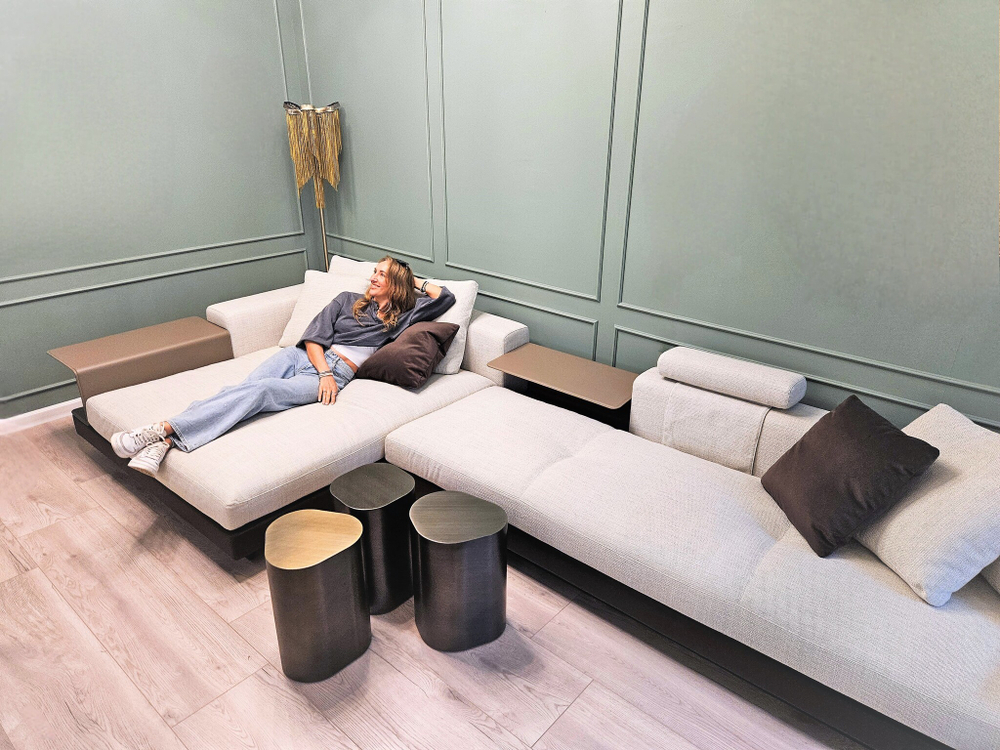 Диван угловой White