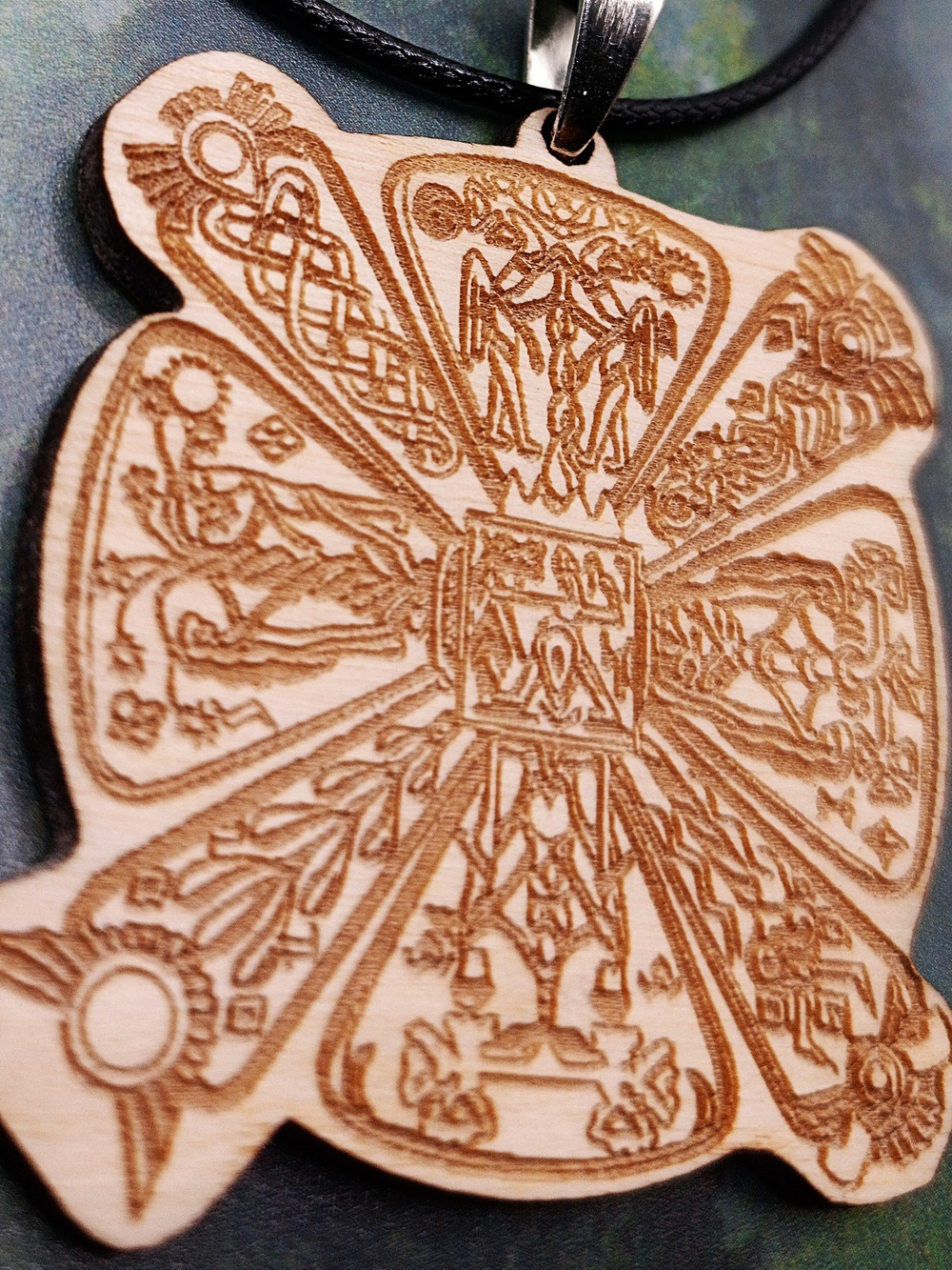 Кулон из дерева Крес Славянский